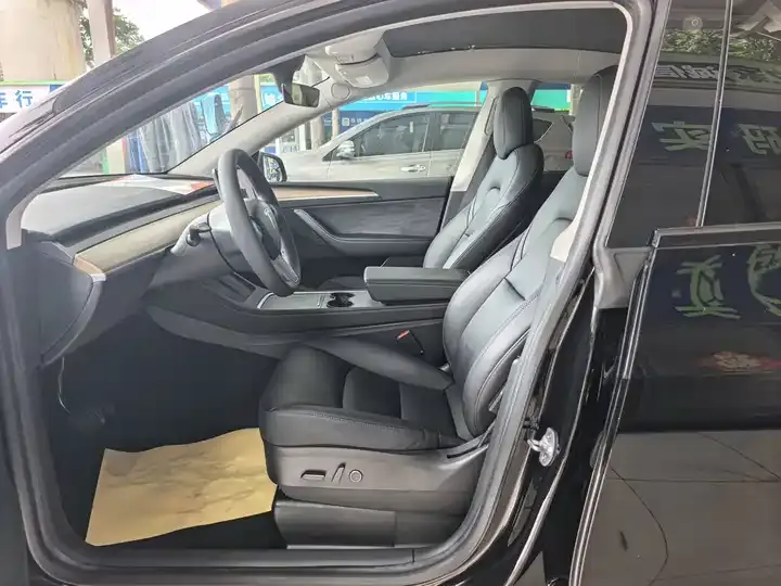 2022 Model Y Rear-Wheel Drive Edition 5