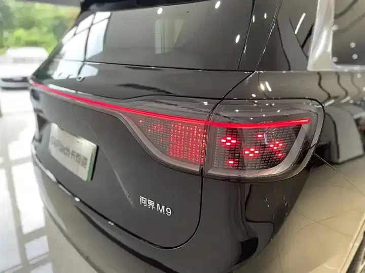 AITO M9 2024 extended range Ultra version 52kWh 6-seat version 10