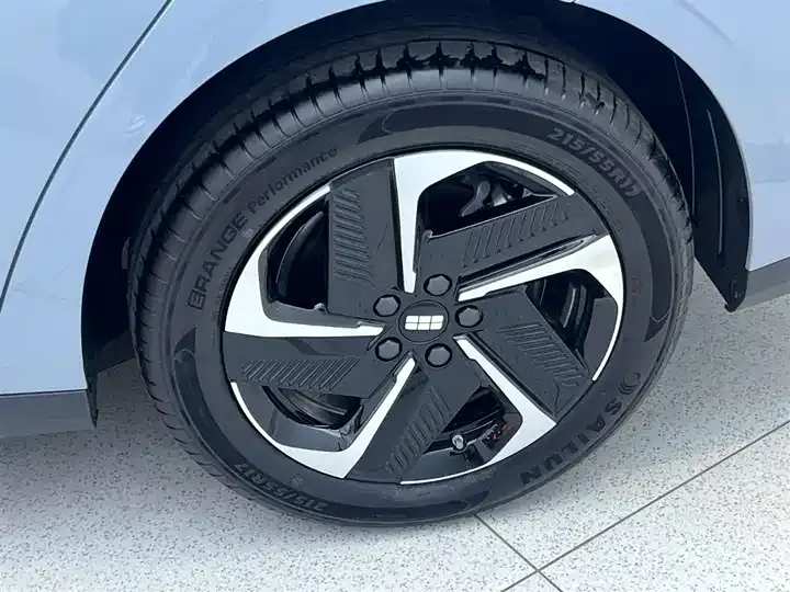 Galaxy L6 2025 EM-i 140km Discovery Edition 10