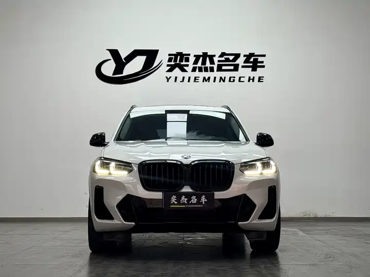 BMW X3 2022 xDrive30i Leading M Obsidian Night Suit 2