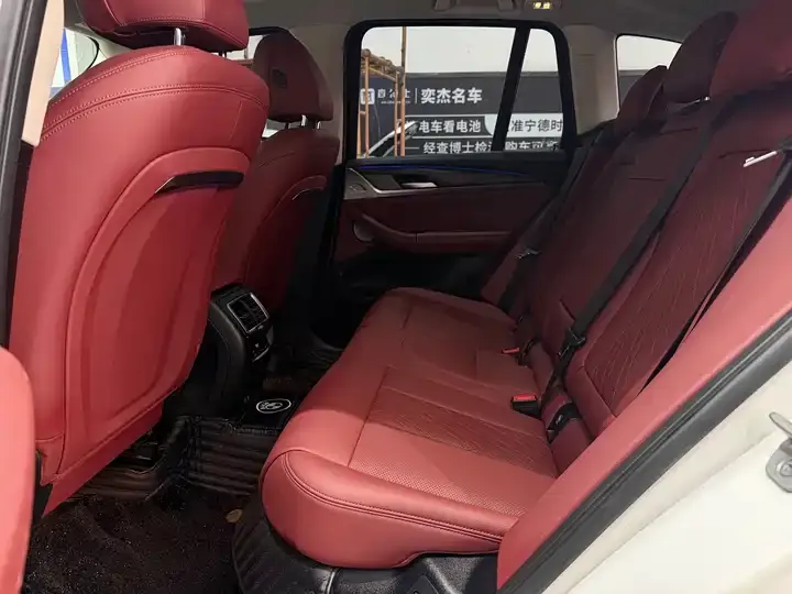 BMW X3 2022 xDrive30i Leading M Obsidian Night Suit 6