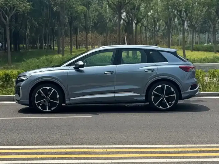 Audi Q4 e-tron 2023 50 e-tron quattro Edition 3
