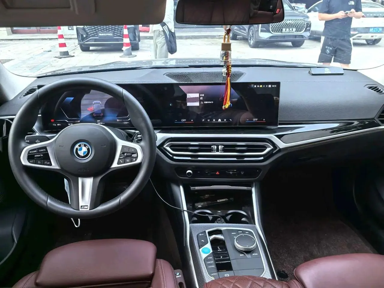 BMW 2024 i3 eDrive 40 L obsidian night suit automatic gear 4