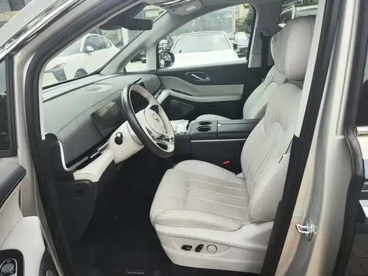 Voyah Dreamer 2025 PHEV Four-wheel Drive Flagship Dry Kun Edition 2