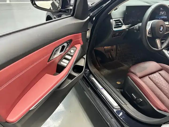 BMW 3 Series 2024 325i M Sports Suit 4