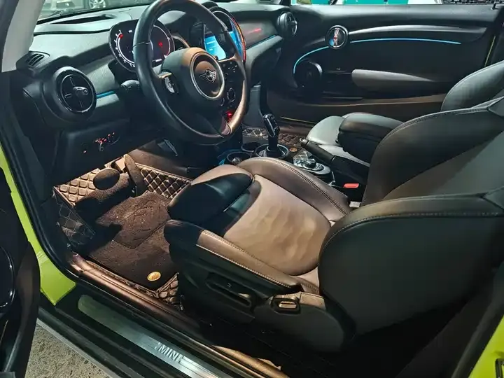 MINI 2023 1.5T COOPER ARTIST 5