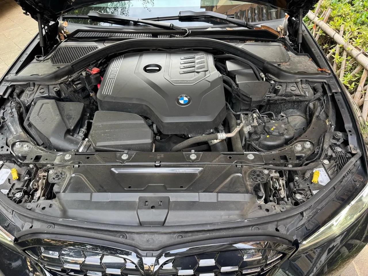 BMW 3 Series 2024 325Li 2.0T M Sports Obsidian Night Suit Automatic Gear 10