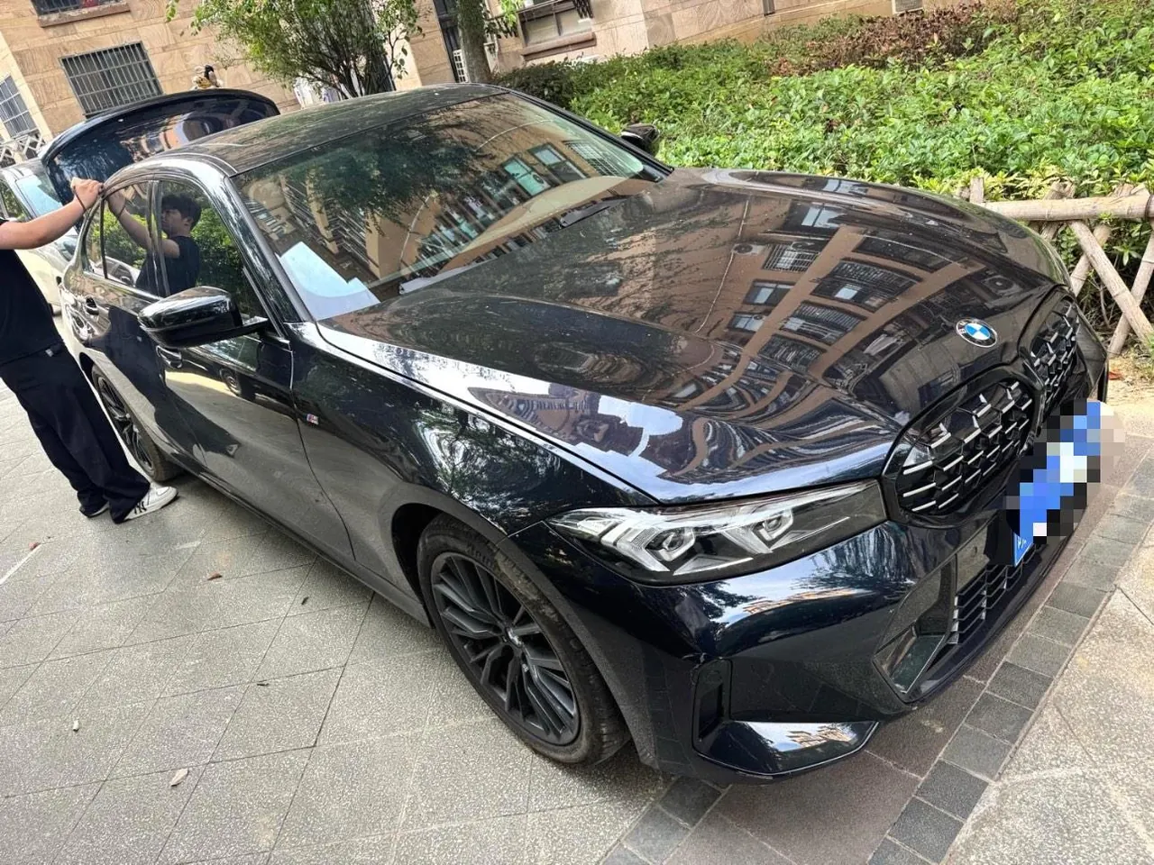 BMW 3 Series 2024 325Li 2.0T M Sports Obsidian Night Suit Automatic Gear 3