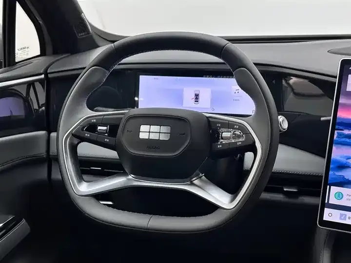 Galaxy L7 2025 EM-i 115km Discovery Edition 9