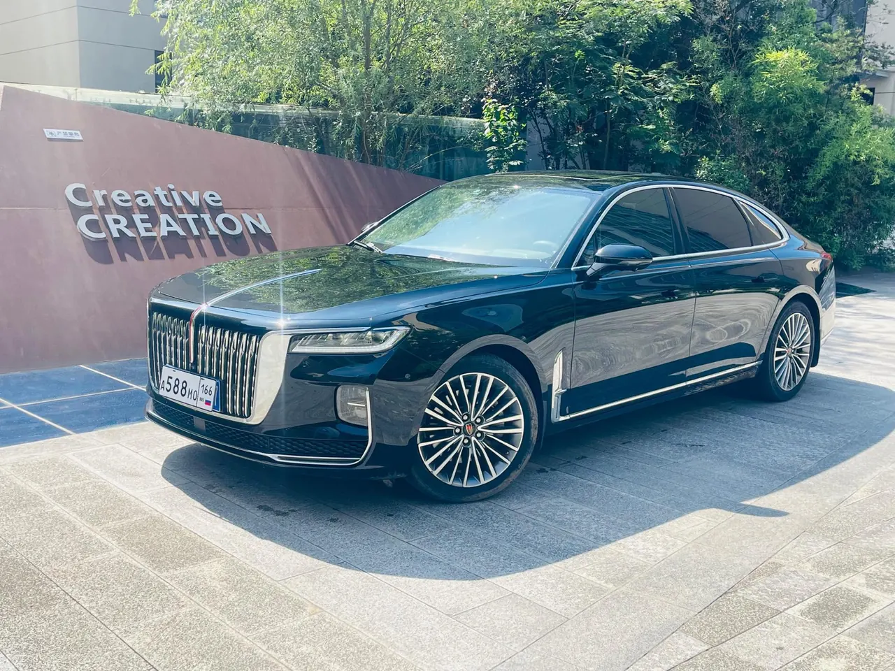 HongQi 2020 H9 2.0T Zhilian Qi Chang Edition Automatic Gear - View 1