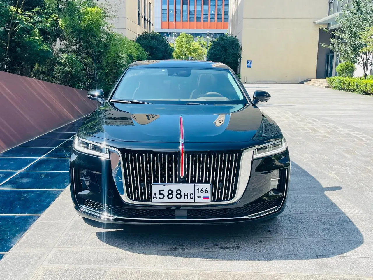 HongQi 2020 H9 2.0T Zhilian Qi Chang Edition Automatic Gear 2