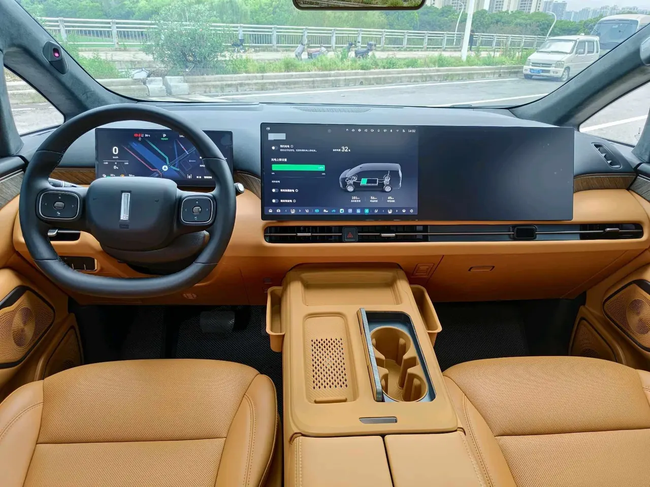 WEY 2025 VV7 Hi4 1.5T Four-Wheel-Drive Automatic Model 5