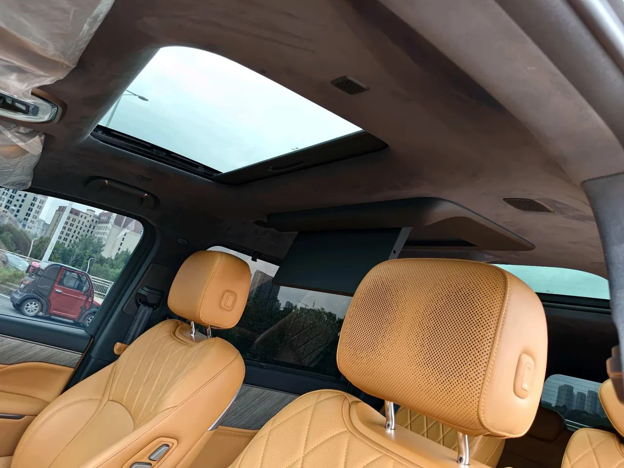 WEY 2025 VV7 Hi4 1.5T Four-Wheel-Drive Automatic Model 9