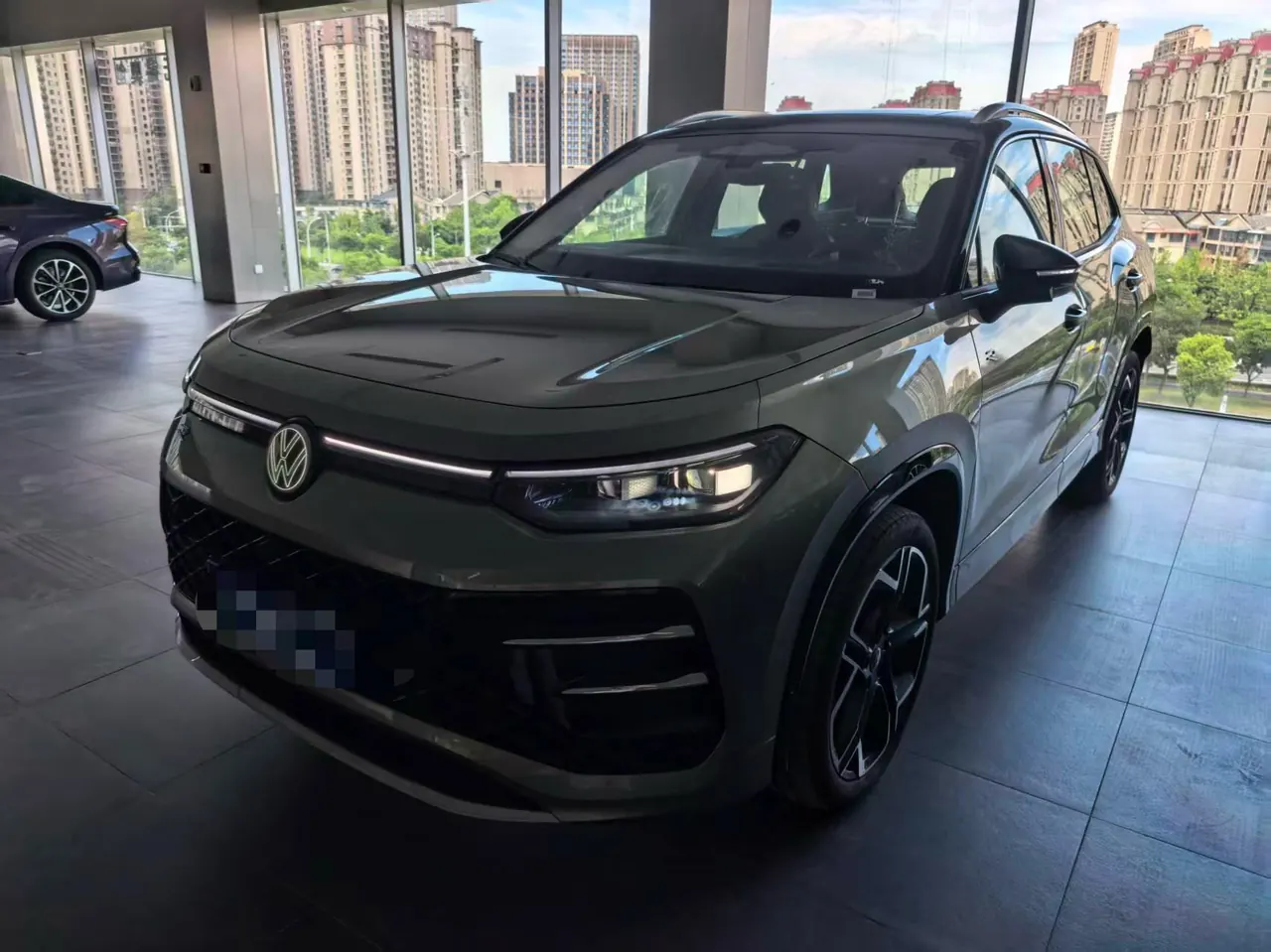 Volkswagen 2025 Tanyue L 2.0TSI 380TSI 4-wheel drive luxury Easy bag automatic gear - View 1