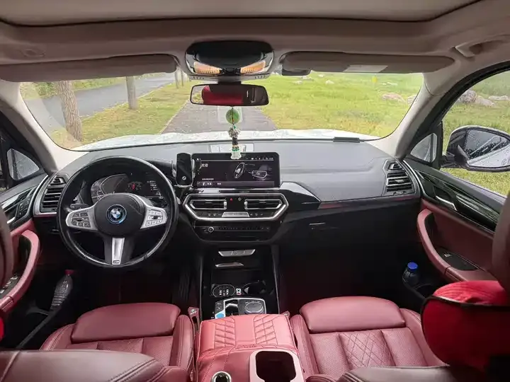 BMW iX3 2023 Leading Type 4
