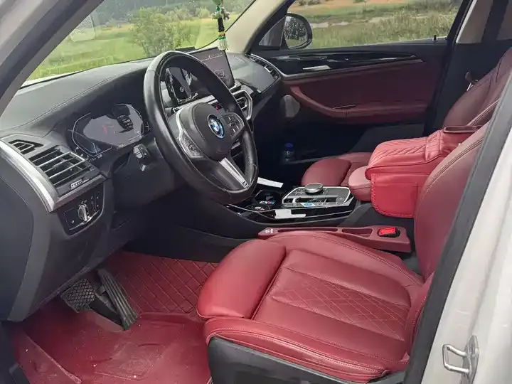 BMW iX3 2023 Leading Type 5