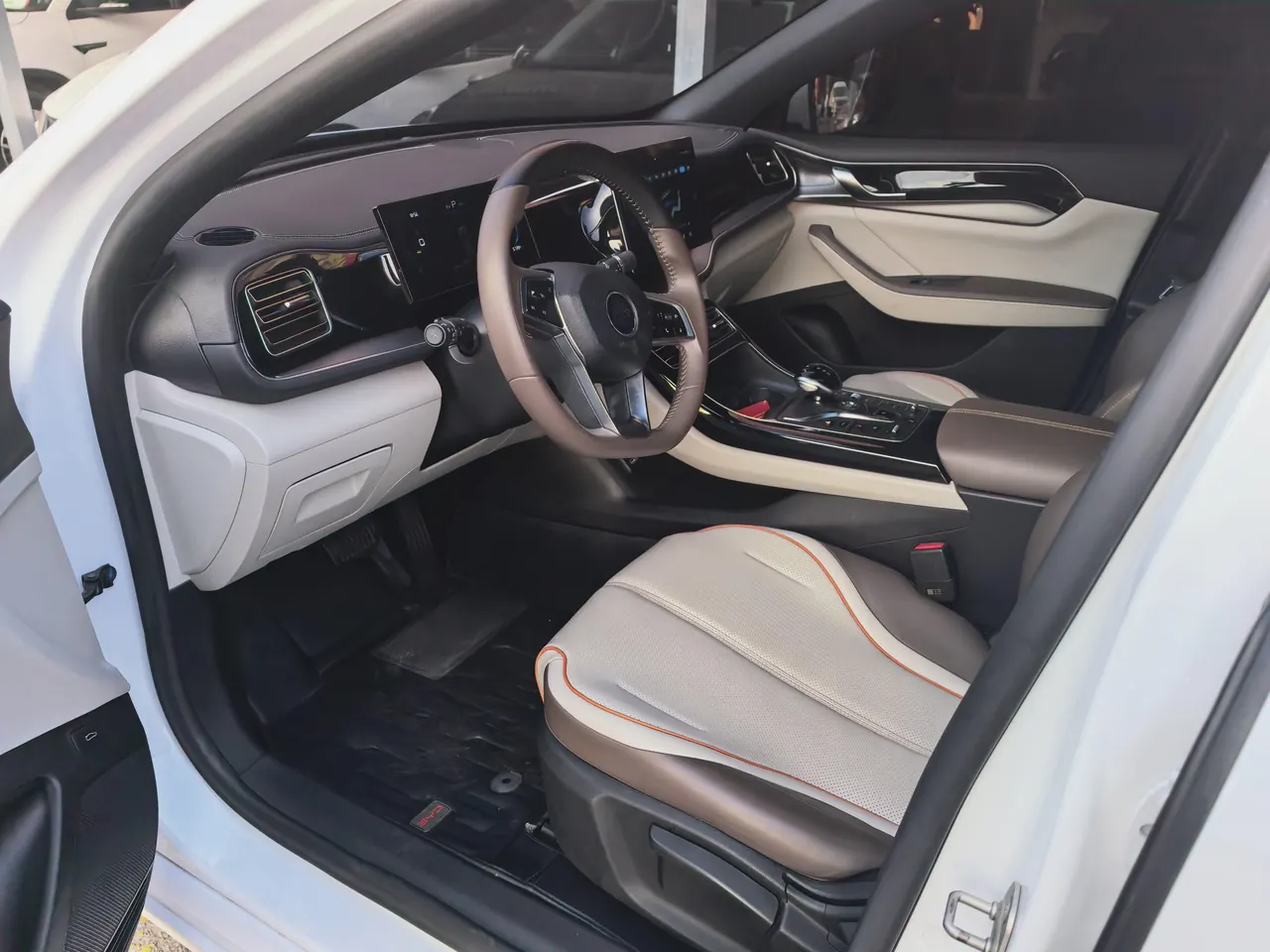 BYD 2021 Qin PLUS DM-i 1.5 stepless 120KM automatic gear 2