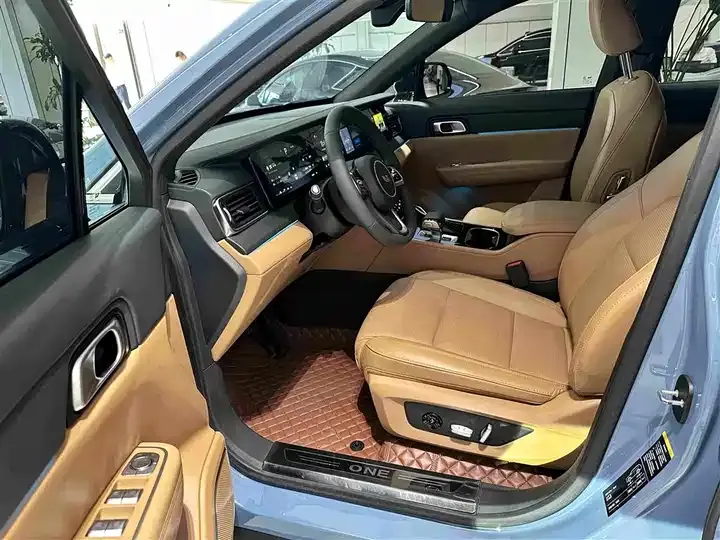 Li ONE 2021 extended 6-seat version 12