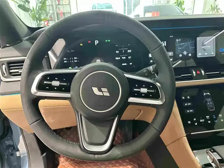 Li ONE 2021 extended 6-seat version 7