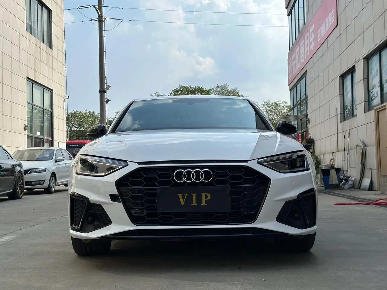 Audi 2024 A4L 2.0TFSI 40TFSI Deluxe Dynamic Automatic 2