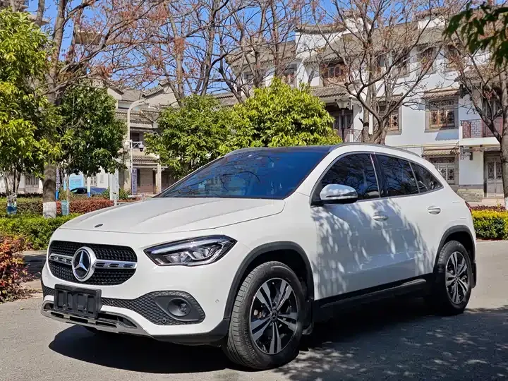 Mercedes Benz GLA 2022 to GLA 200 - View 1