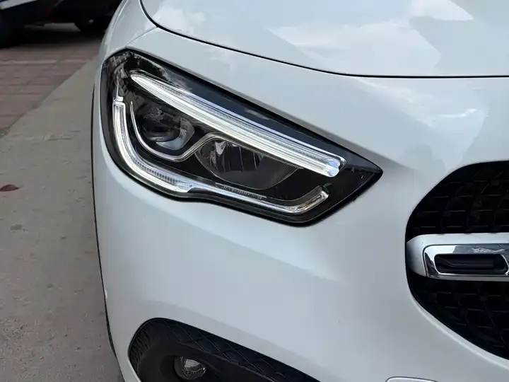 Mercedes Benz GLA 2022 to GLA 200 11
