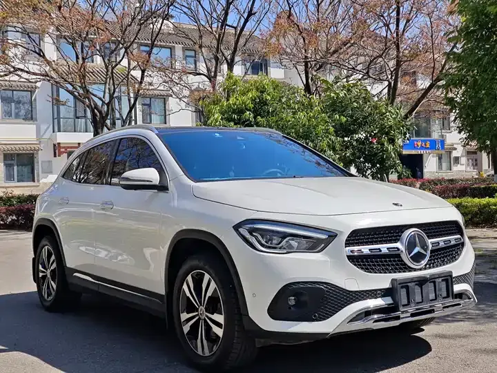 Mercedes Benz GLA 2022 to GLA 200 3