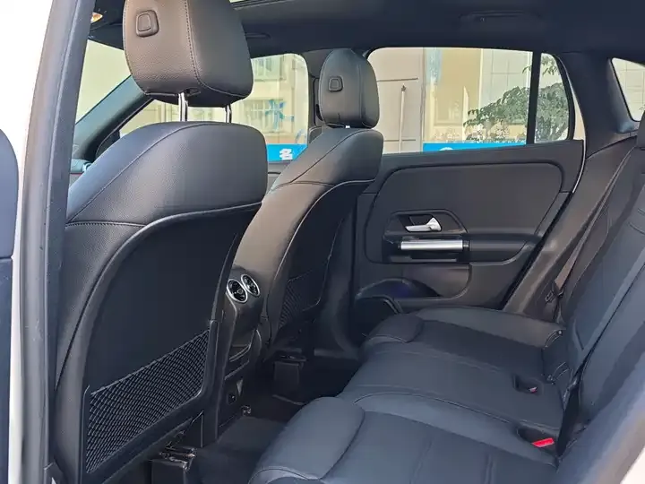 Mercedes Benz GLA 2022 to GLA 200 8