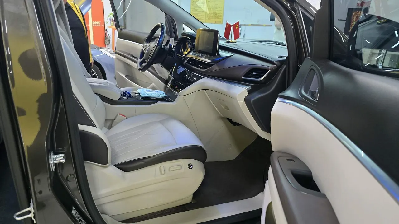 Buick 2022 GL8 Land Business Class 48V 2.0T 652T Comfortable Automatic Gear 2