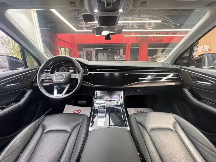 Audi Q7 2023 55 TFSI quattro S line Sport 12