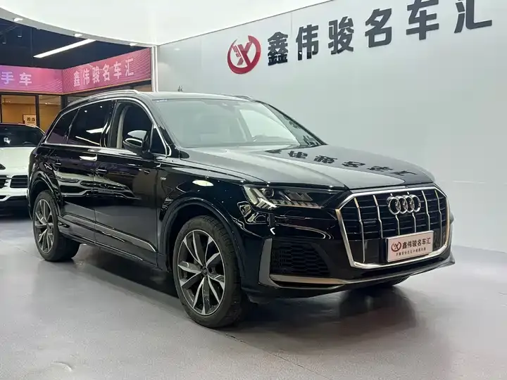 Audi Q7 2023 55 TFSI quattro S line Sport 4