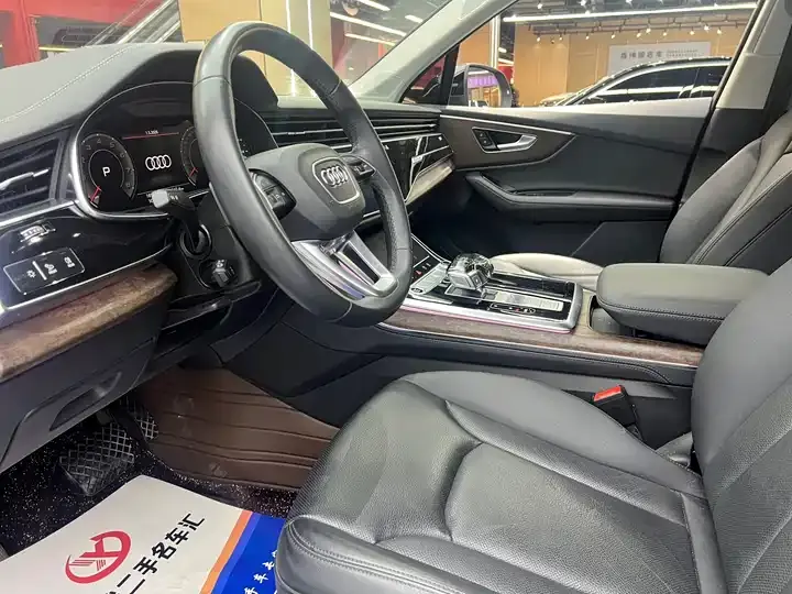 Audi Q7 2023 55 TFSI quattro S line Sport 8