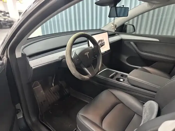 Model Y 2024 rear-wheel drive version 3