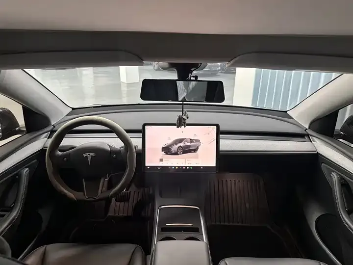 Model Y 2024 rear-wheel drive version 4