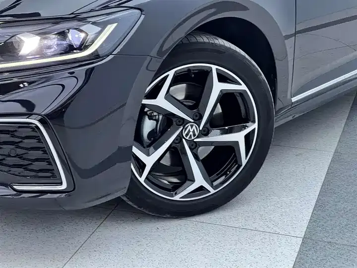 Passat 2026 outstanding 380TSI Longteng Edition 10