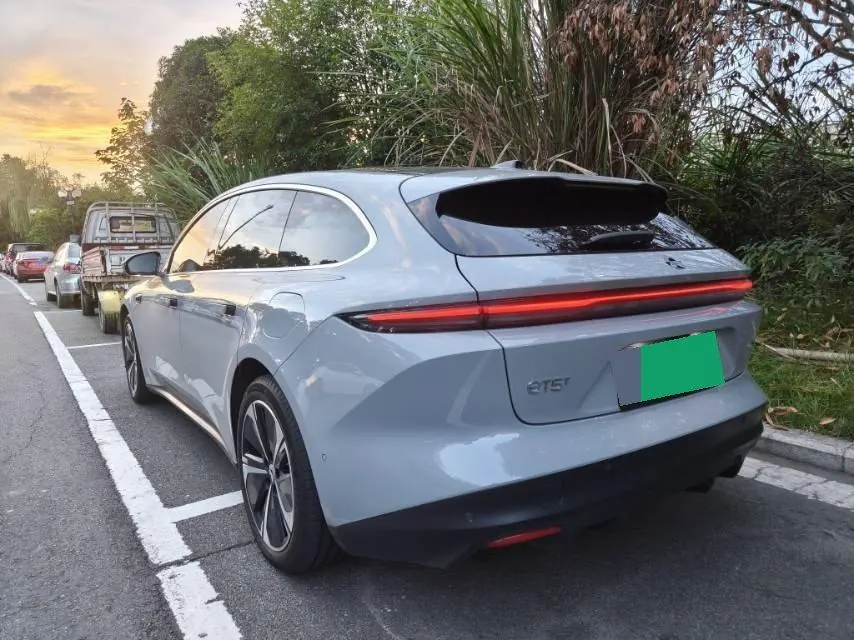 NIO 2024 ET5 75kWh automatic gear 2