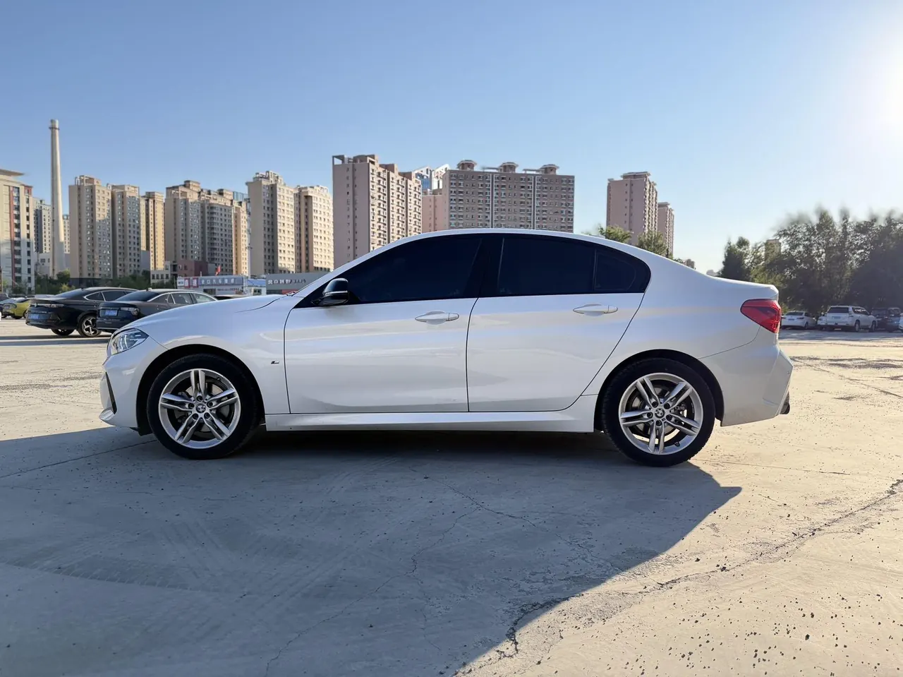 BMW 1 Series 2021 120i 1.5T M Sport Night Edition (facelift) Automatic 3