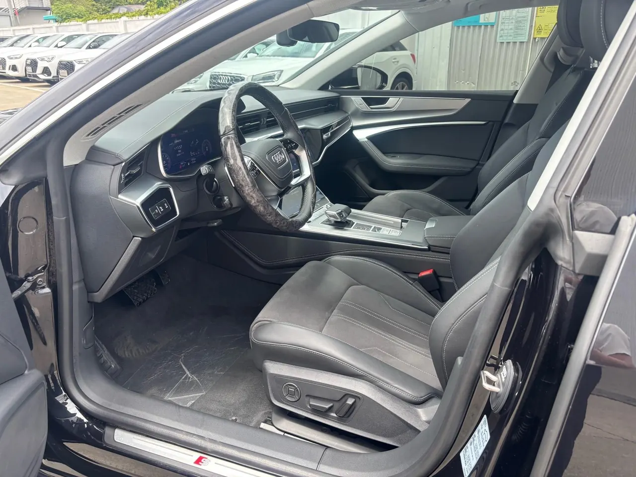 Audi 2024 A7L 2.0TFSI 45TFSI Luxury Automatic 2