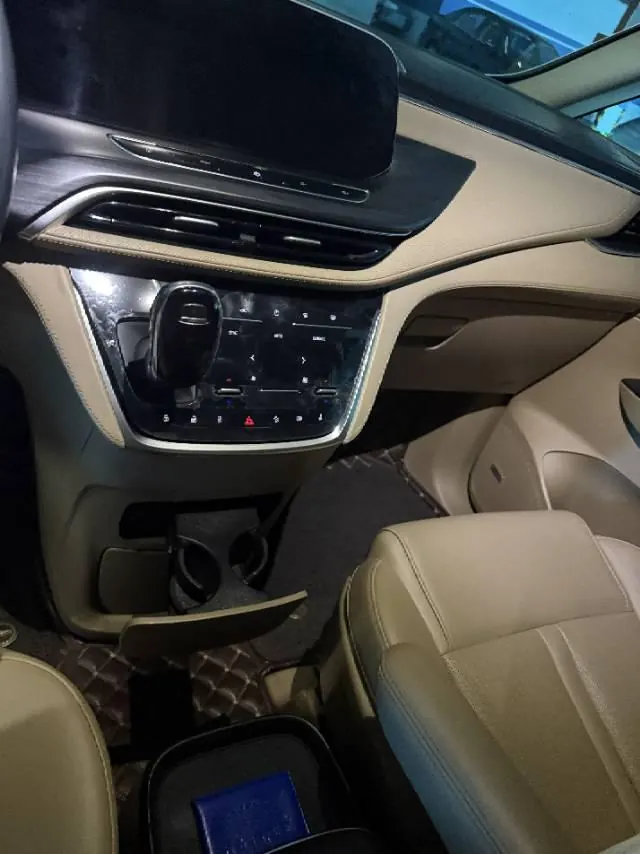 Buick 2021 GL8 ES Lu Zun 2.0T 653T Flagship Automatic Gear 7