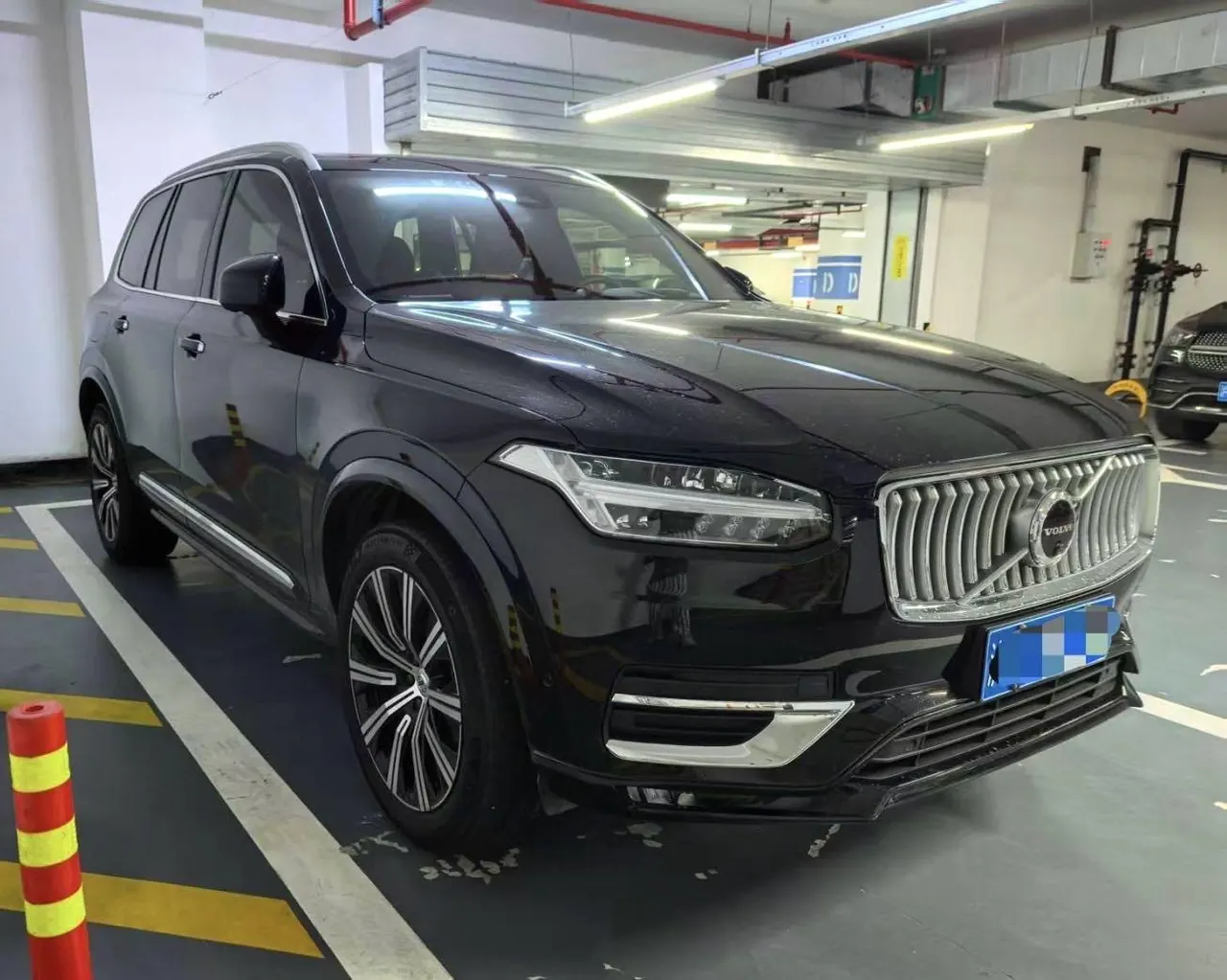 Volvo XC90 (Imported) 2023 XC90 48V 2.0T B6 Zhiya Deluxe Edition 7-seat Automatic Gear 2