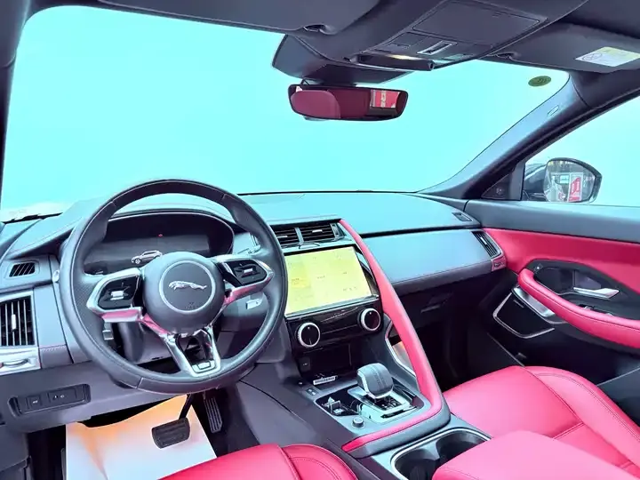 Jaguar E-PACE 2024 Progressive Sports Edition R-DYNAMIC S 8