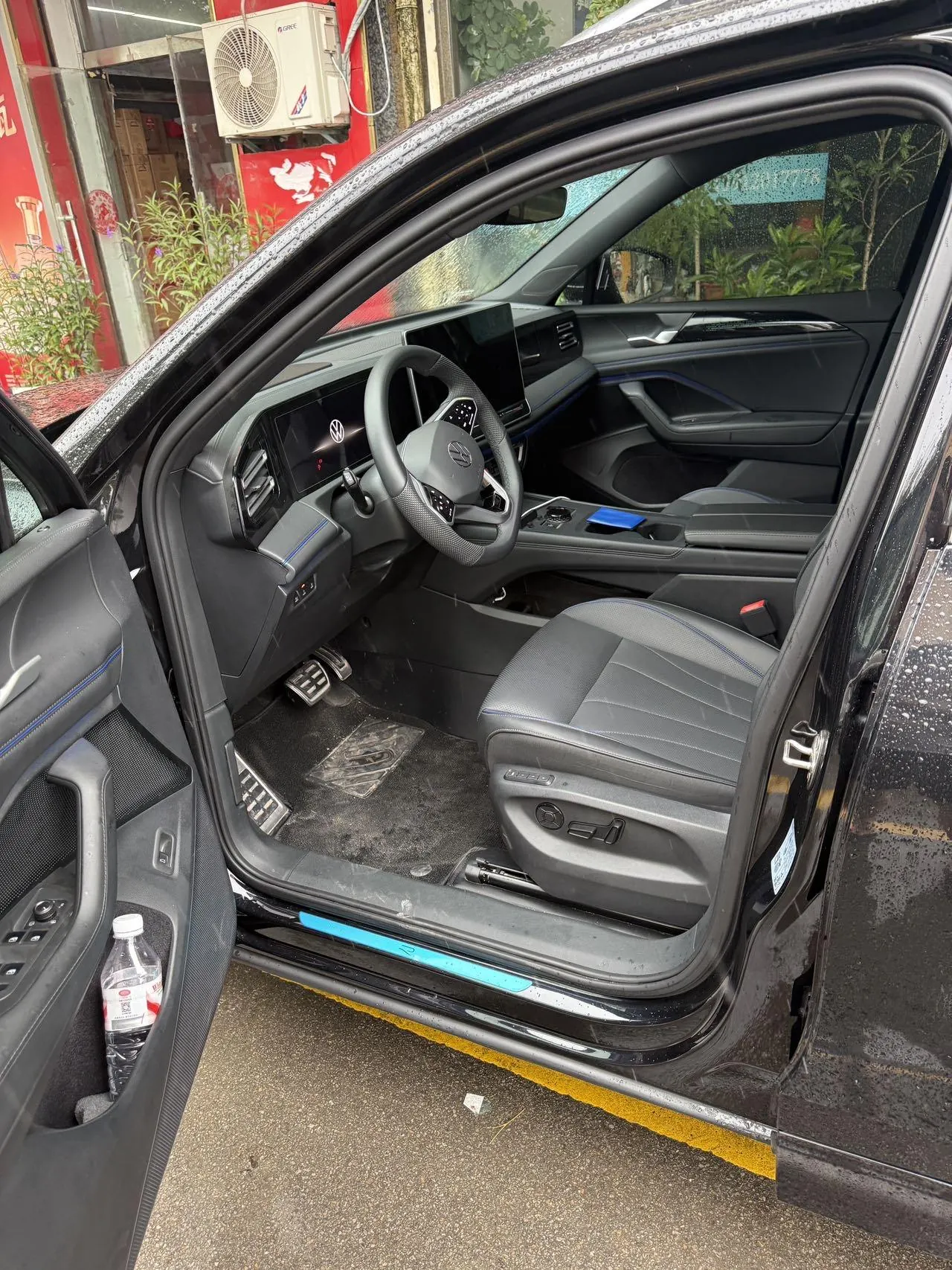 Volkswagen 2024 Tiguan L PRO 2.0TSI 330TSI Two-Drive R-Line Smart Collar Edition Automatic Gear 3