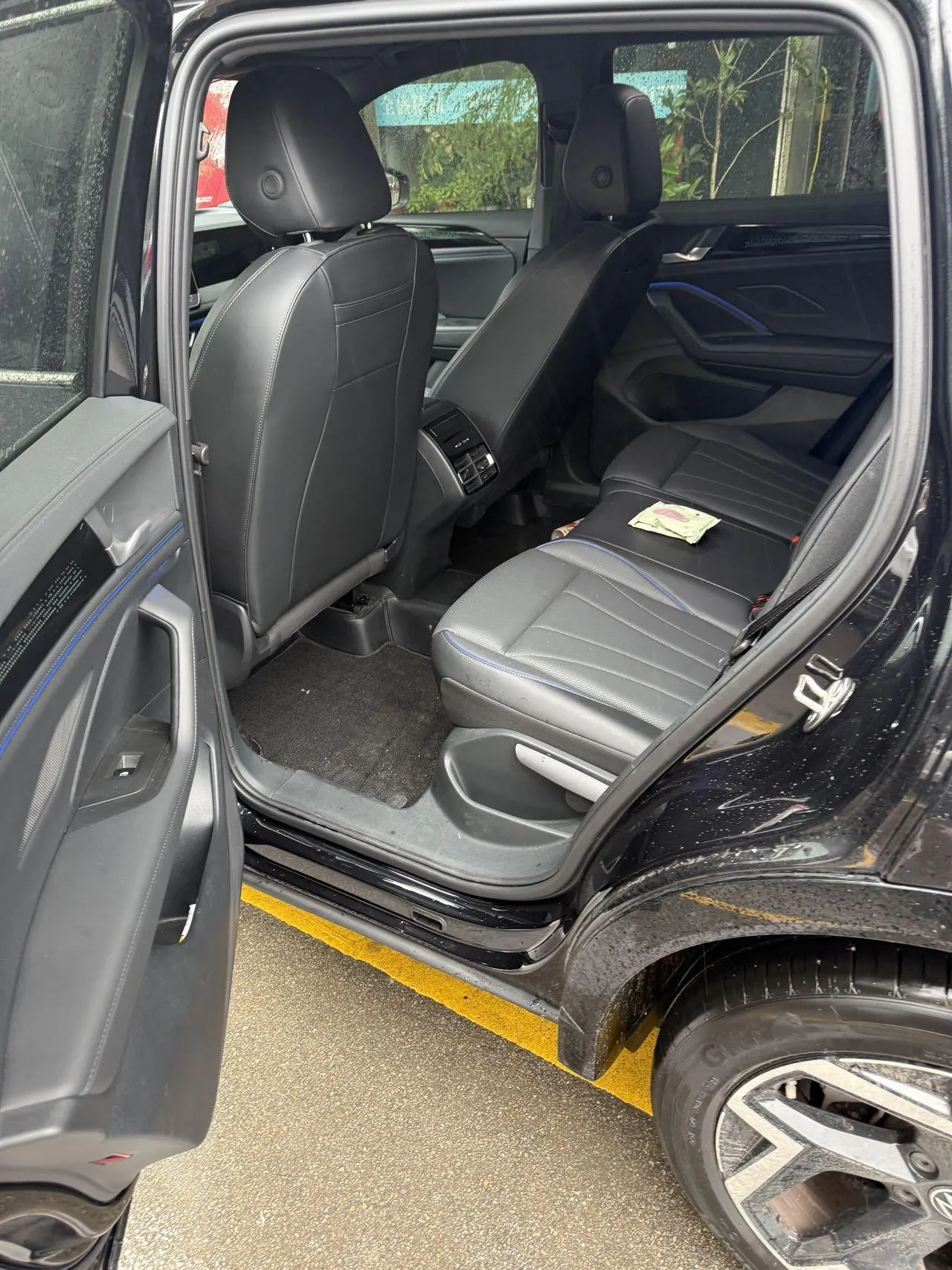 Volkswagen 2024 Tiguan L PRO 2.0TSI 330TSI Two-Drive R-Line Smart Collar Edition Automatic Gear 5