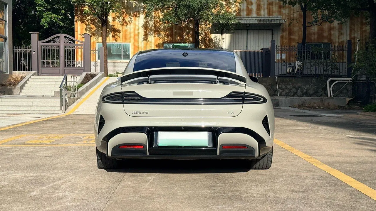 MI 2024 SU 7 800km 4-wheel drive ultra-long endurance high-end smart driving Max version automatic gear 6