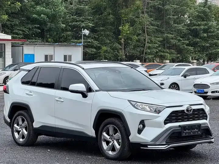 RAV4 Rongfeng 2021 2.0L CVT Two-Drive Fashion Edition 3