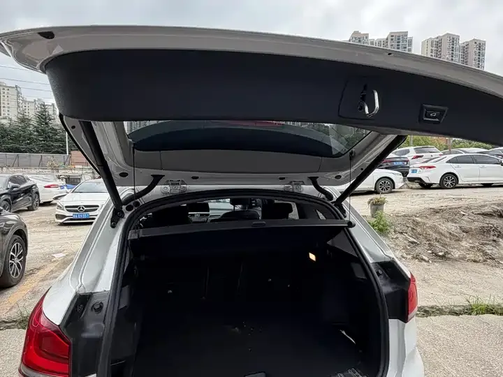 BMW X1 2022 sDrive20Li exclusive type 10