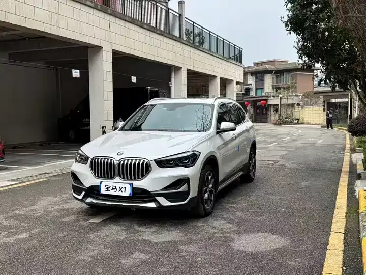BMW X1 2022 sDrive20Li exclusive type 2