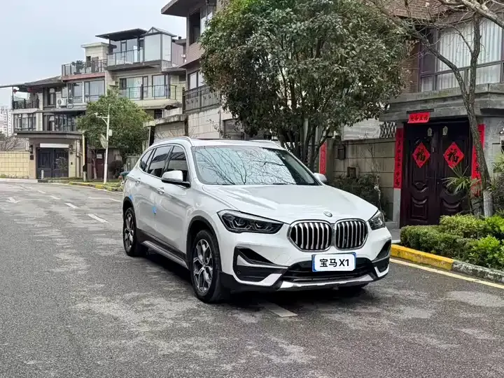 BMW X1 2022 sDrive20Li exclusive type 3