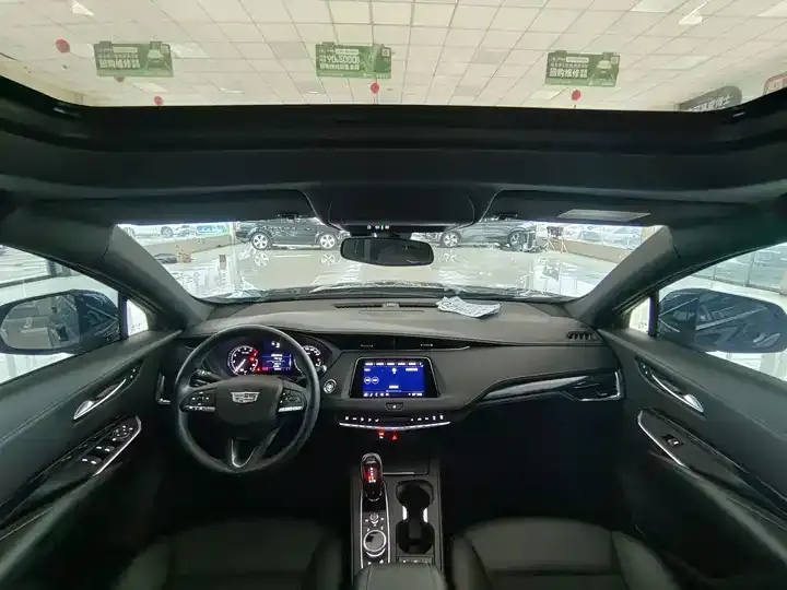Cadillac XT4 2022 28T Two-Drive Fashion Type 12