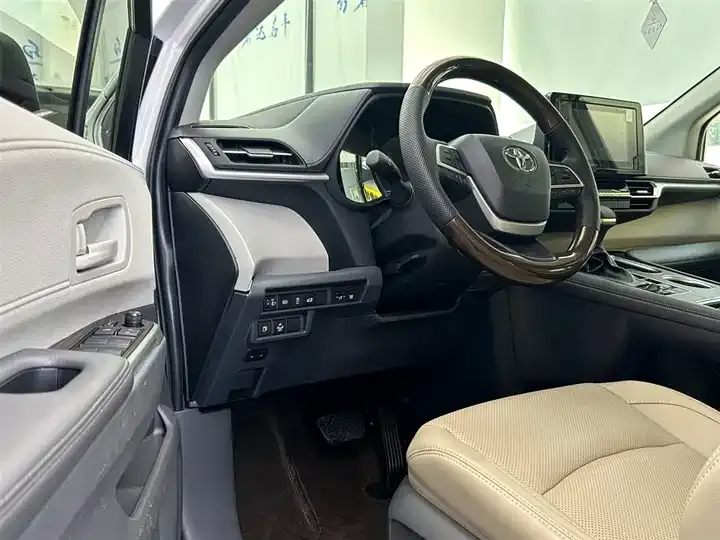 Sana SIENNA 2023 2.5L Hybrid Comfort Edition 5